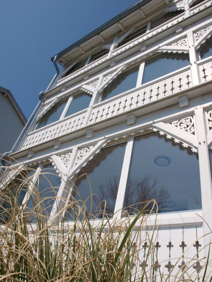 Villa Ostseelilie - Appartements Mit Balkon Und Meerblick 萨斯尼茨 外观 照片