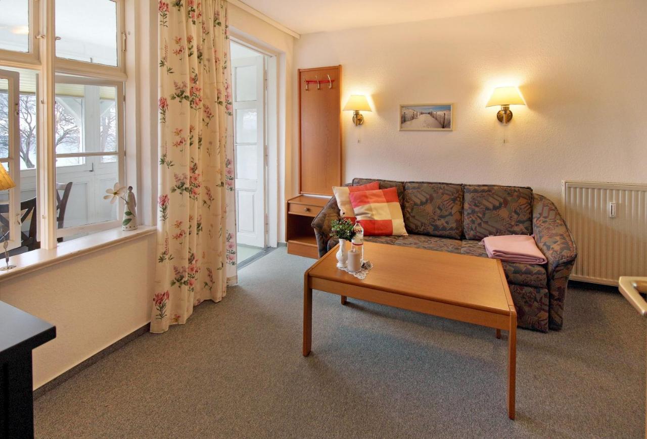 Villa Ostseelilie - Appartements Mit Balkon Und Meerblick 萨斯尼茨 外观 照片