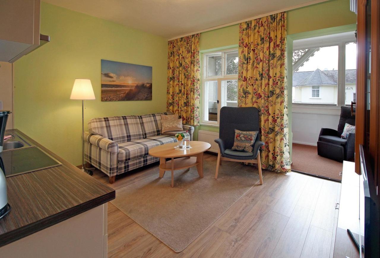 Villa Ostseelilie - Appartements Mit Balkon Und Meerblick 萨斯尼茨 外观 照片