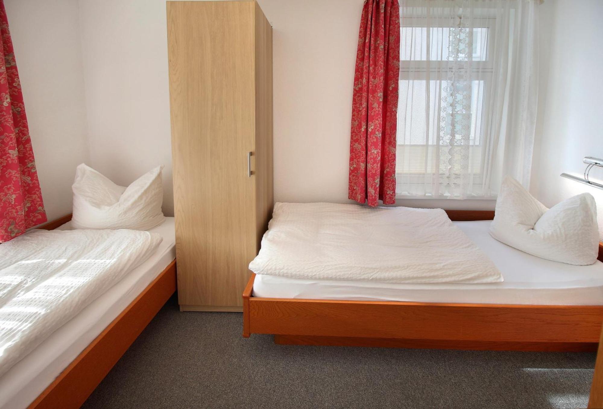 Villa Ostseelilie - Appartements Mit Balkon Und Meerblick 萨斯尼茨 客房 照片