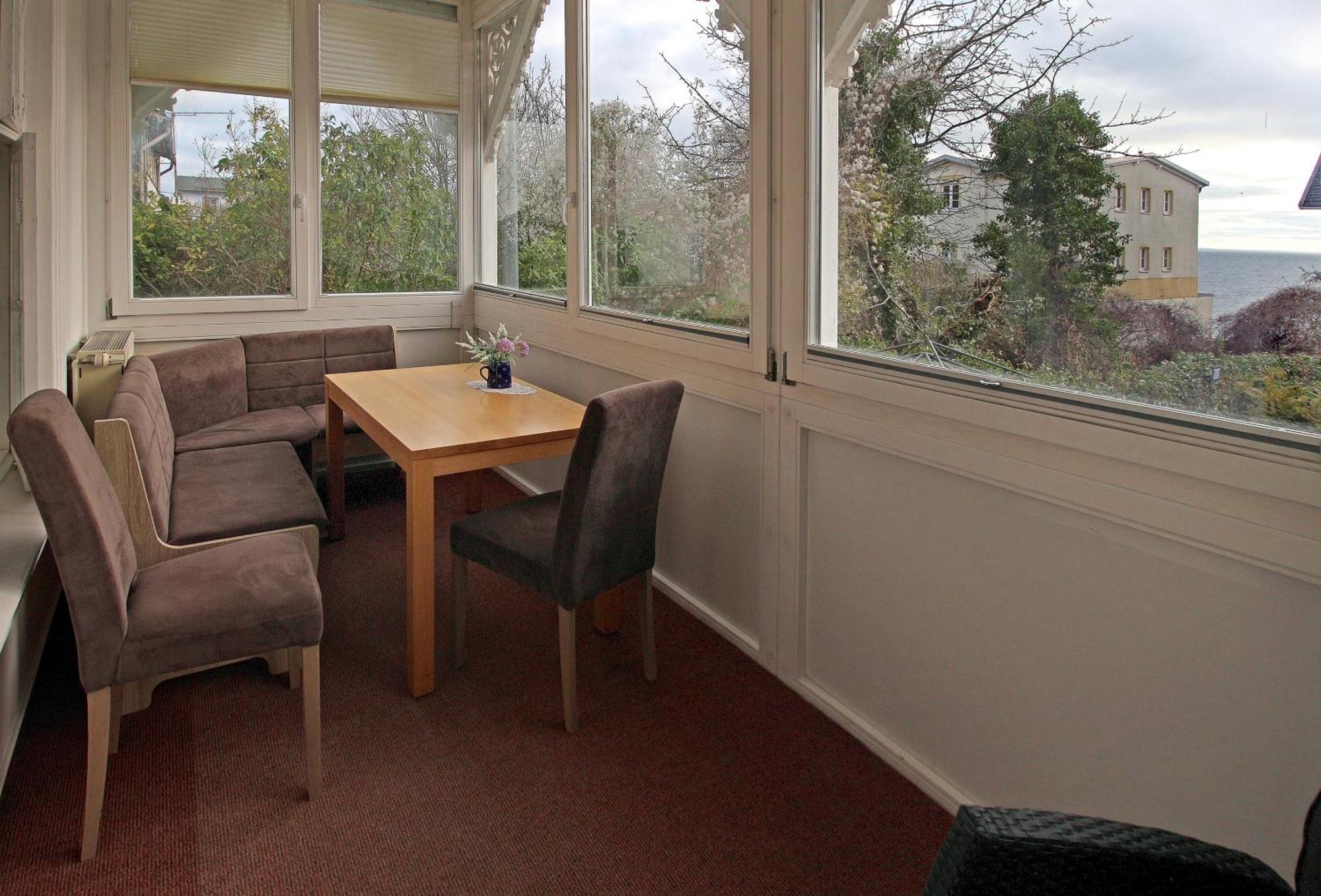 Villa Ostseelilie - Appartements Mit Balkon Und Meerblick 萨斯尼茨 客房 照片