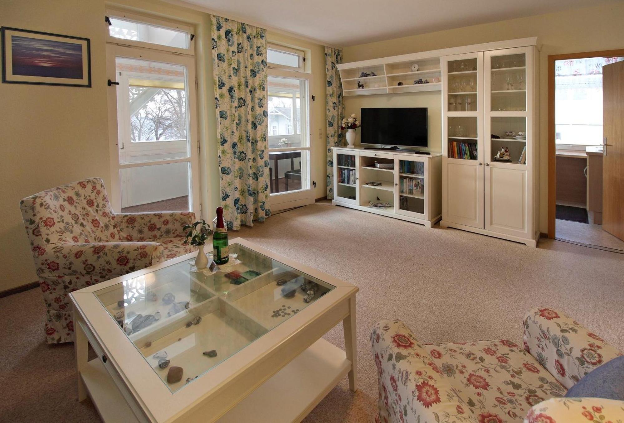 Villa Ostseelilie - Appartements Mit Balkon Und Meerblick 萨斯尼茨 客房 照片